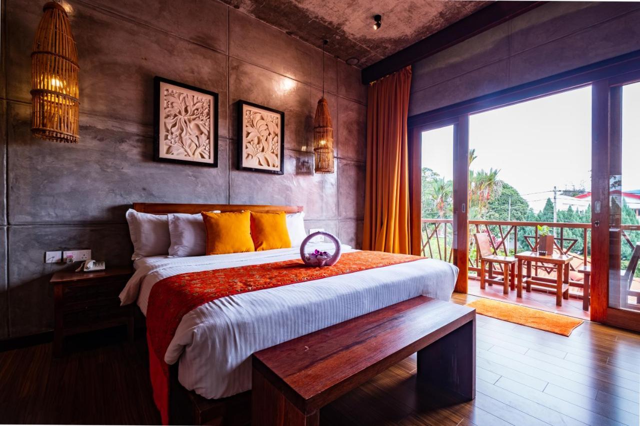 Superior Double Room with City View and Bathtub,747055679:JPEG